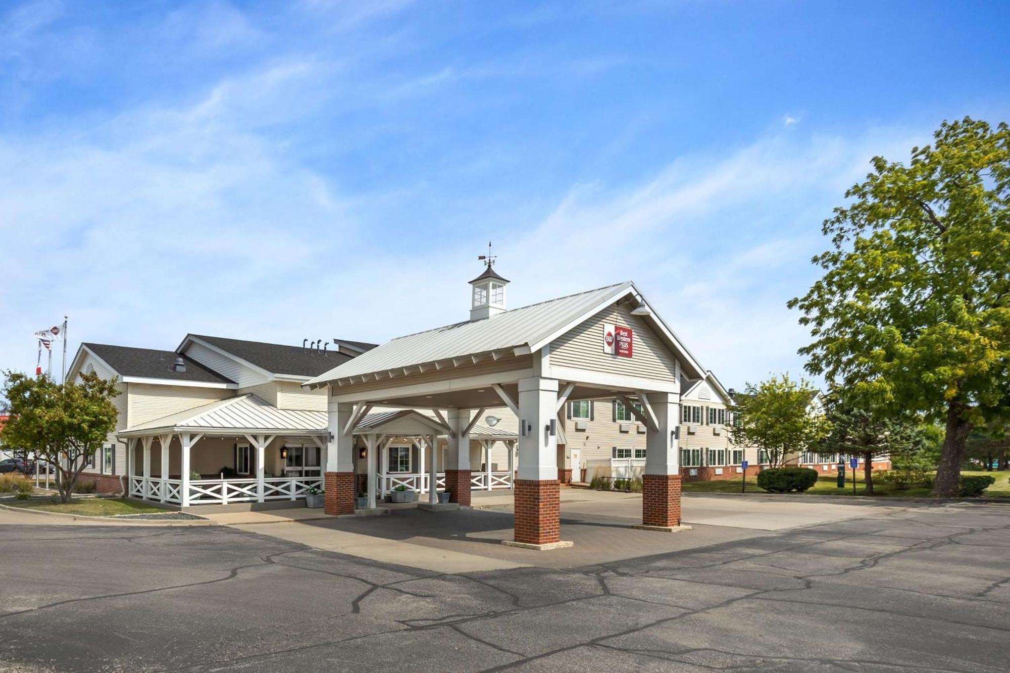 Best Western Plus University Park Inn & Suites Ames Exterior photo